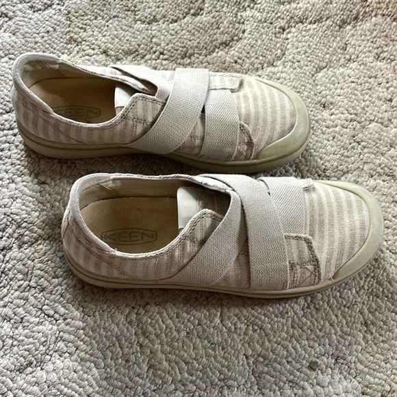 Keen 8.5 Slip On Sneakers - Picture 3 of 4